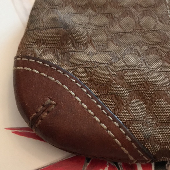 Authentic Coach Keychain Purse. - Picture 9 of 12